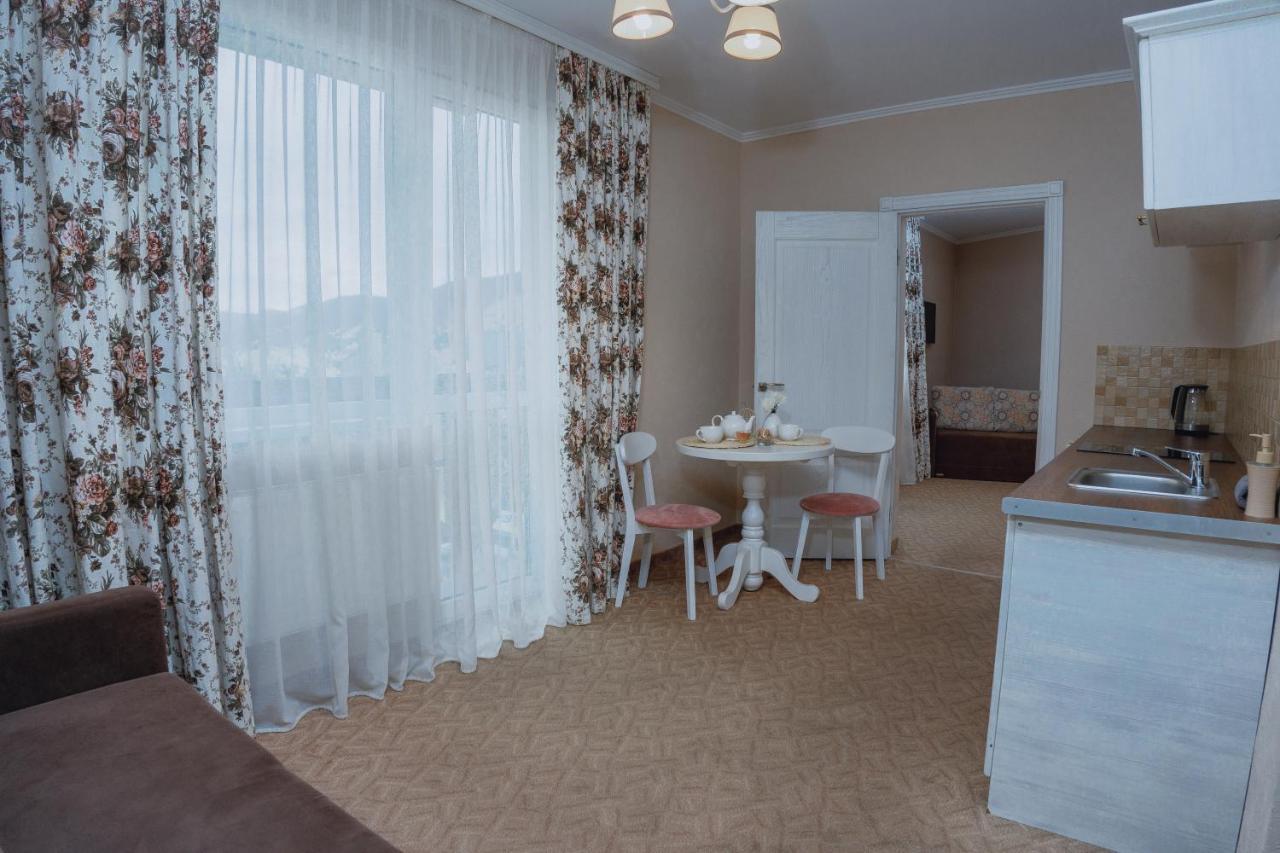 Hotel&Restaurant Premium Club Yaremche Dış mekan fotoğraf