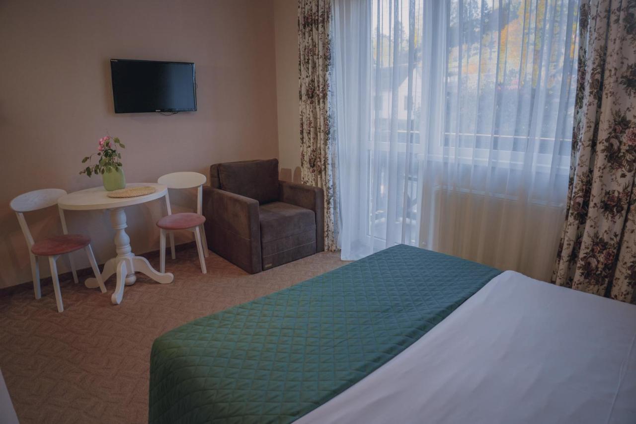 Hotel&Restaurant Premium Club Yaremche Dış mekan fotoğraf
