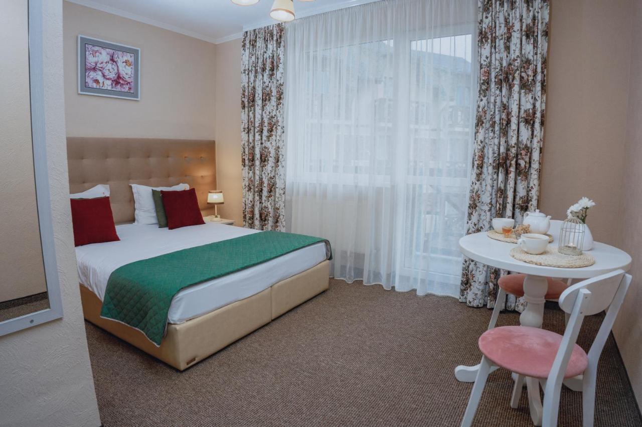 Hotel&Restaurant Premium Club Yaremche Dış mekan fotoğraf