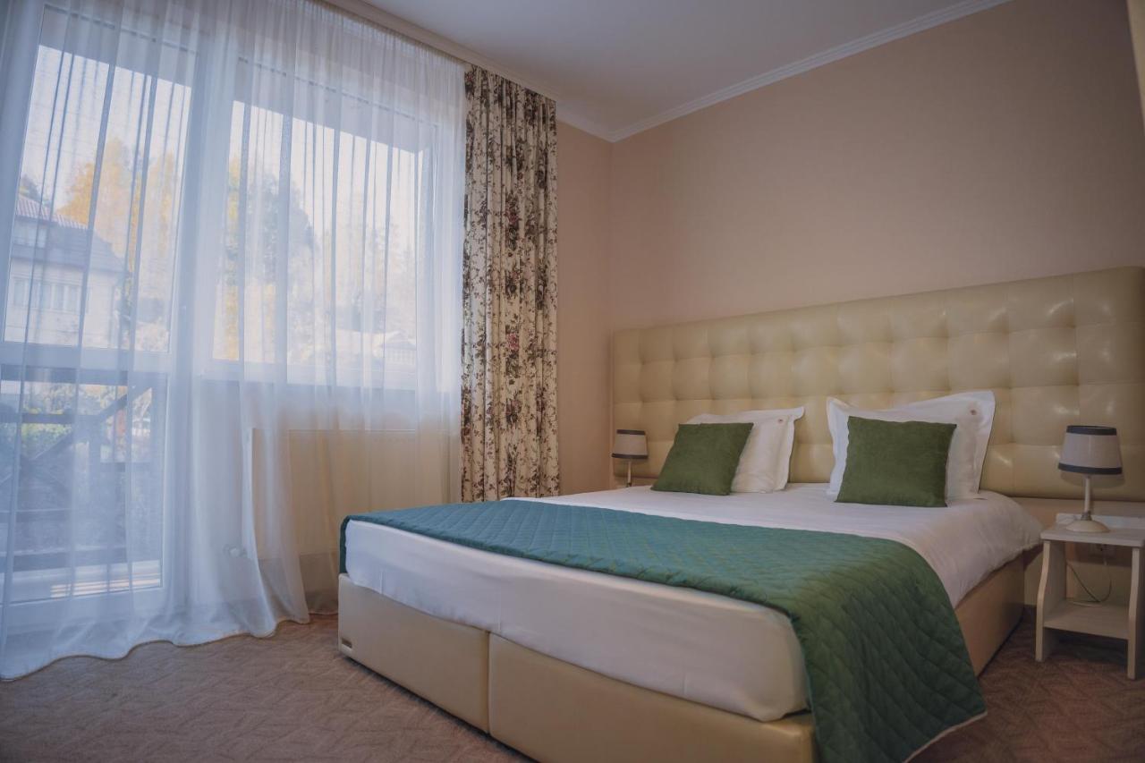 Hotel&Restaurant Premium Club Yaremche Dış mekan fotoğraf