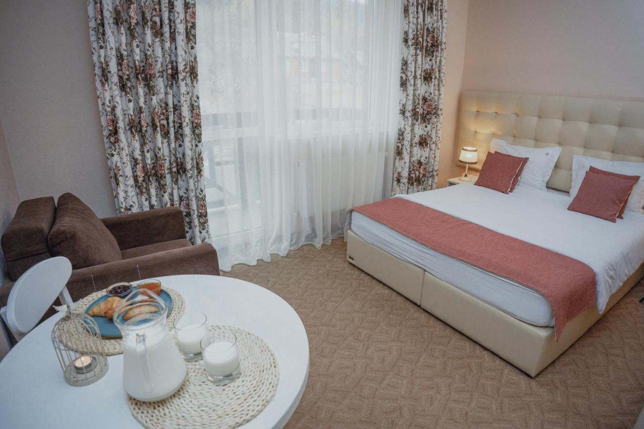 Hotel&Restaurant Premium Club Yaremche Dış mekan fotoğraf