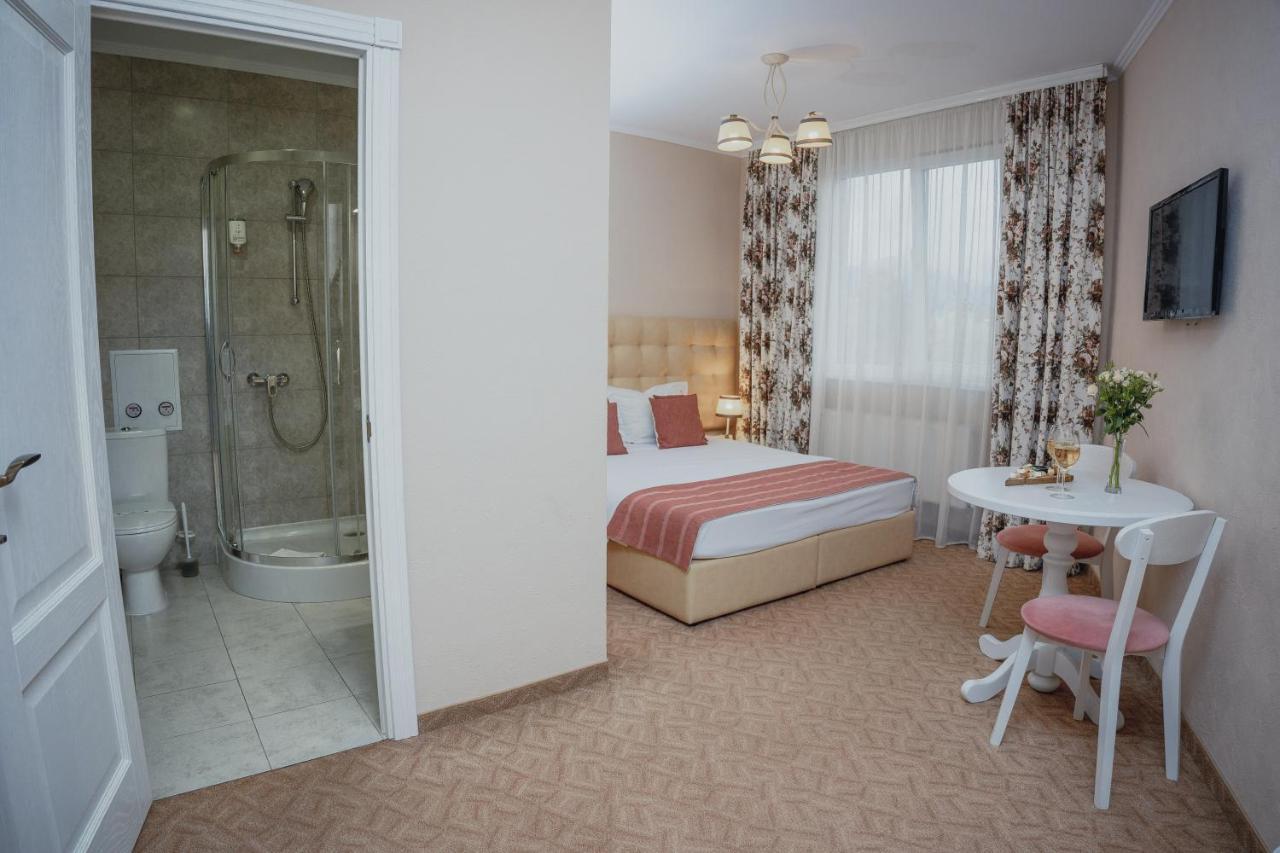 Hotel&Restaurant Premium Club Yaremche Dış mekan fotoğraf