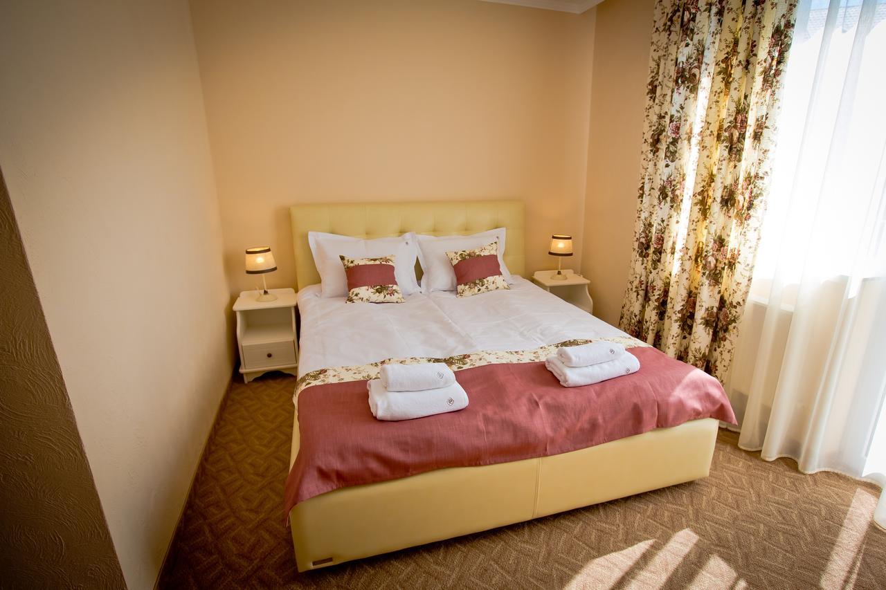 Hotel&Restaurant Premium Club Yaremche Dış mekan fotoğraf